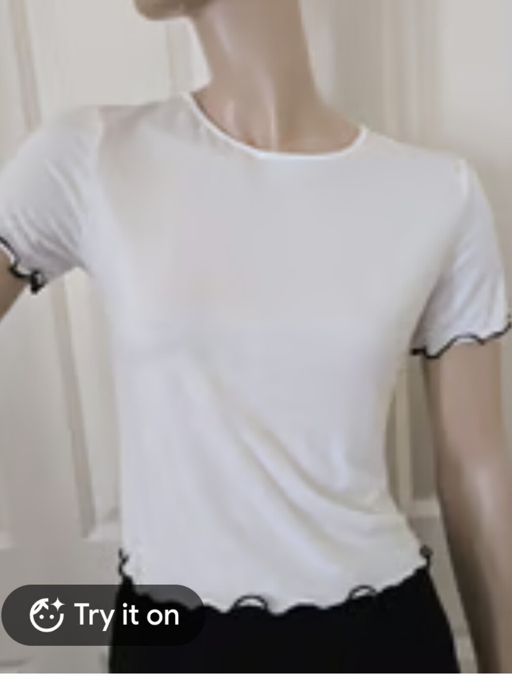 Heart Hips White Short Sleeve Tee with Black Lettuce-Edge Trim Size L